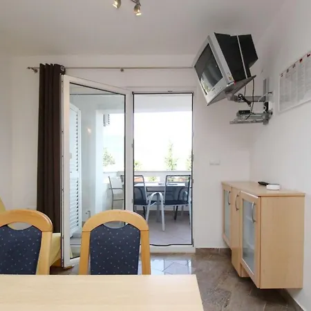 In Mit Eigenem Balkon By Interhome Apartament Baška