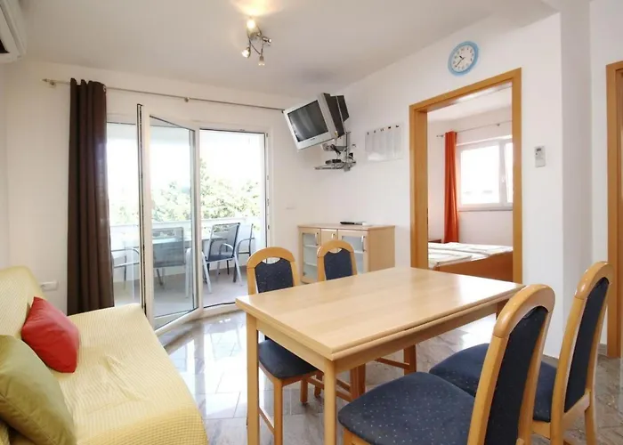 In Mit Eigenem Balkon By Interhome