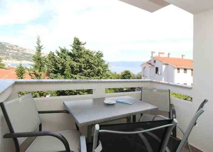 Apartman In Mit Eigenem Balkon By Interhome