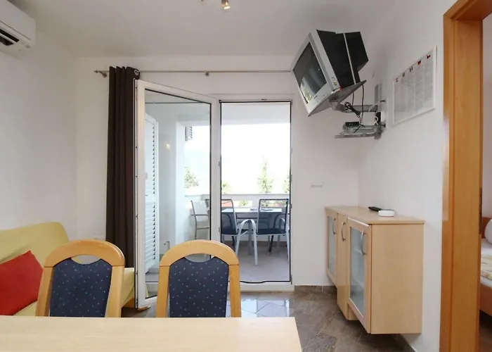 In Mit Eigenem Balkon By Interhome Apartament Baška