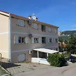 Apartamento In Mit Eigenem Balkon By Interhome